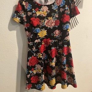 Floral‎ dress
